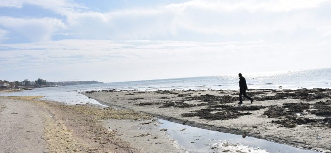 Deniz 15 metre çekildi