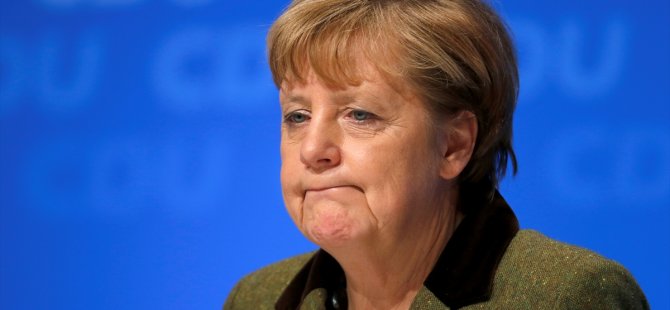 Merkel'e istifa çağrısı