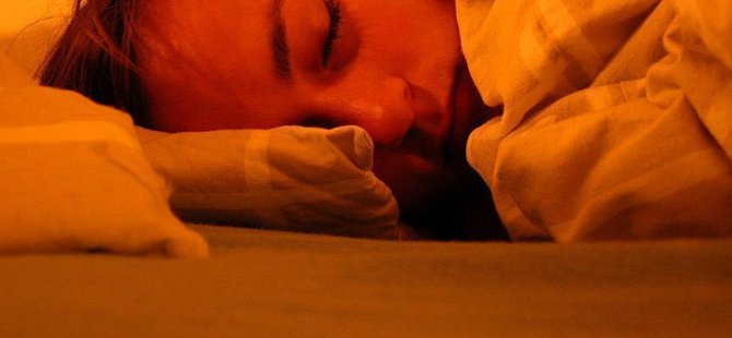 Türkler yan yatıp 7,5 saat uyuyor