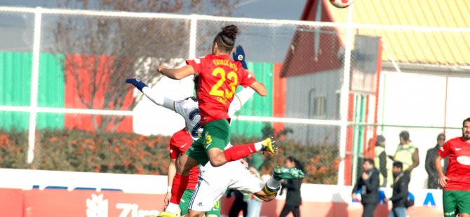 Amed Sportif'in 2 futbolcusu gözaltına alındı