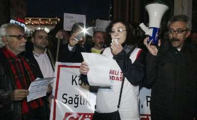 Kocaeli'de sağlık çalışanları iş bıraktı (2)