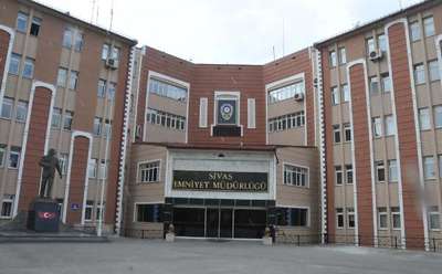 Gözaltındaki polislerin sorgusu sürüyor