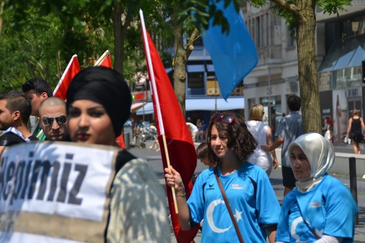 Bu vahşet ne i'ÇİN?