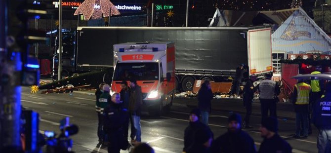 Berlin zanlısının parmak izi TIR’ın kapısında bulundu iddiası