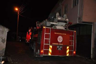 Evinde yalnız yaşayan adam çıkan yangında yanarak öldü