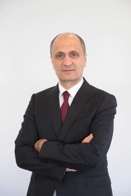 Yeşil mücevher böceğinden esinlendiği tasarımla birinci oldu