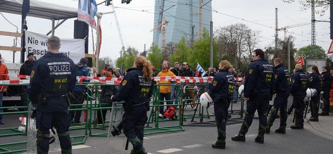 Almanya'da aşırı sağcıların gösterisi yasaklandı