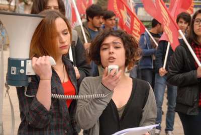 Denizli'de liselilerden YGS protestosu
