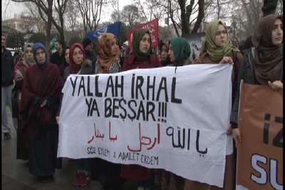"Suriyeli kardeşlerimizi yalnız bırakmayacağız" diyerek yürüdüler