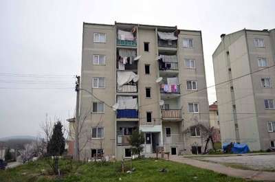 Ferizli'de hibe deprem konutları satışa çıkarıldı