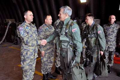Orgeneral Akın Öztürk, RF-4E'nin 'jübile uçuşu'nu gerçekleştirdi