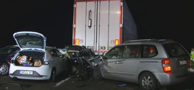 Almanya'da katliam gibi kaza: 6 ölü, 13 ağır yaralı