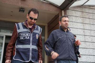 Gözaltındaki polisler adliyeye sevk edilecek
