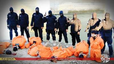 IŞİD 12 SÜNNİ IRAK'LININ İNFAZ GÖRÜNTÜLERİNİ YAYINLADI