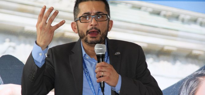 'Türk bankaları bile Türk partisine hesap açmıyor'