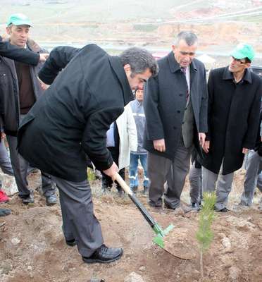 Kayseri’de Çanakkale şehitleri için 127 bin 500 fidan dikildi