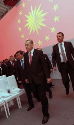 Cumhurbaşkanı Erdoğan : Üretmekte ürkek davrananlar, ithal etmekte oldukça cesur çıktılar