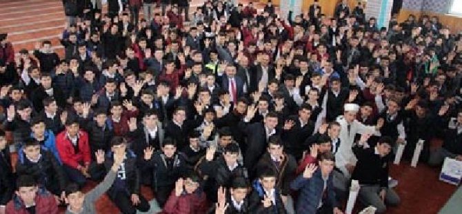 'Camide siyasetin' fotoğrafı Meclis'te
