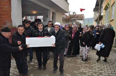 Baba-oğul aynı mezara defnedildi