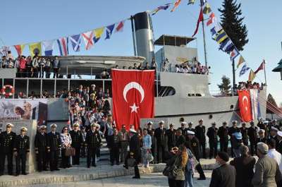 Nusret Mayın Gemisi'ne ziyaretçi akını