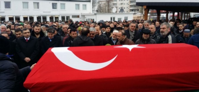 Türk iş adamının cenazesine binler katıldı