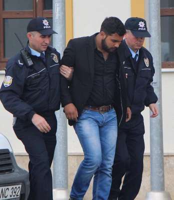 Otomobille kacan 4 kişi polis tarafından yakalandı