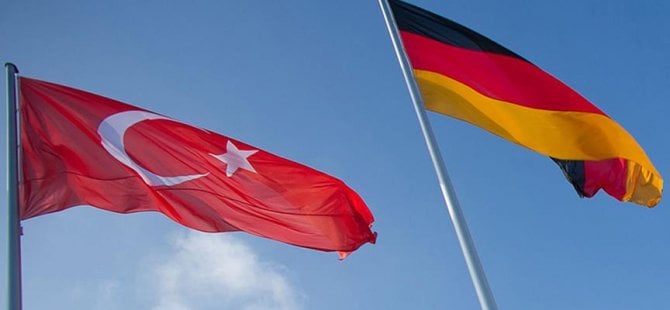 Almanlar Türkiye'de demokrasi olduğuna inanmıyor