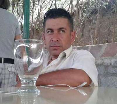 EĞLENCE DÖNÜŞÜ KAZADA ÖLDÜ
