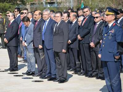 Diyarbakır ve Elazığ'da Çanakkale şehitleri anıldı
