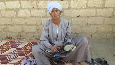 Çocuğuna bakabilmek için tam 43 yıl boyunca erkek kılığıyla işe gitti