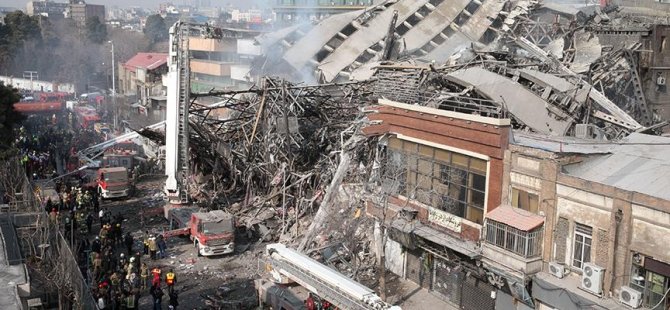 17 katlı bina çöktü: 30 itfaiyeci enkaz altında