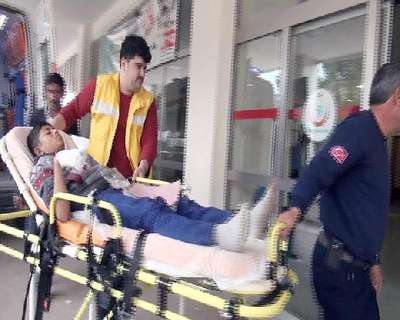 Tüfekle oynarken yaralandı