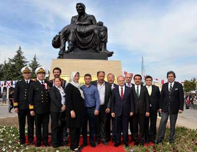 Şehidin adı anıt heykelle yaşayacak
