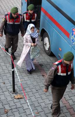 OĞLUNA CİNSEL İSTİSMARDAN YARGILANAN ANNEYE 12 YIL 6 AY HAPİS