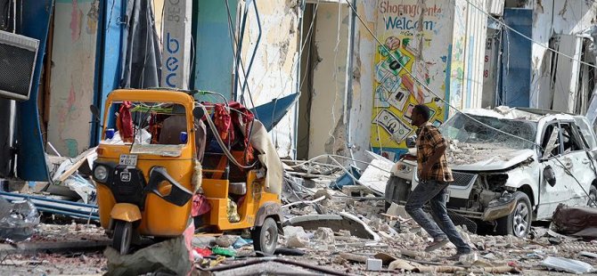 Somali'de ikiz bombalı saldırı: 21 ölü