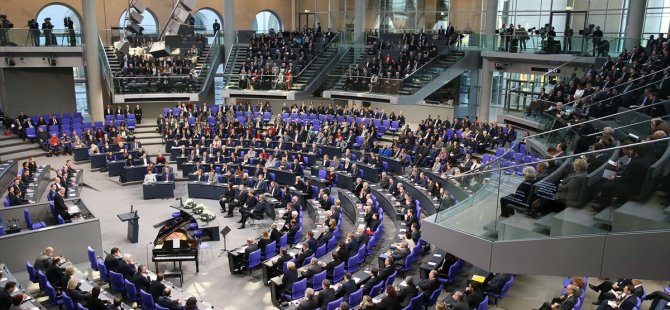 Federal Meclis'te Nazi kurbanları anıldı