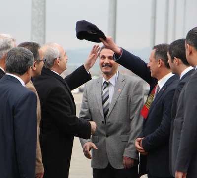 Kılıçdaroğlu, Elazığ'da Şeyh Ali Septi'nin türbesini ziyaret edip, halktan destek istedi