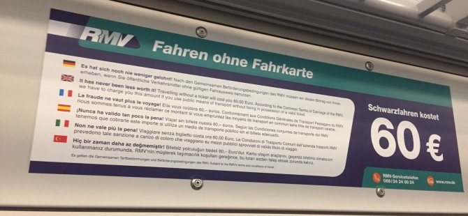 Almanya'da kaçak yolcu afişinde Türkçe katliamı
