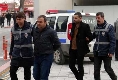 Kurusıkı tabancaları dönüştürüp satan 3 kişi yakalandı