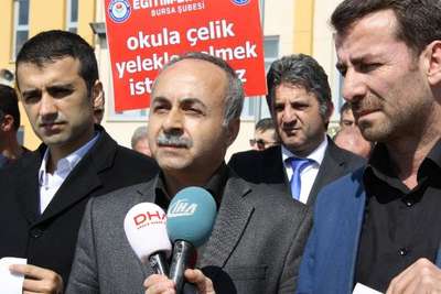 Bursa’da öğretmene yumruklu saldırıya tepki
