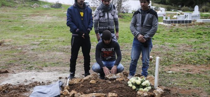 Sığınmacı kampında ölen bebek toprağa verildi