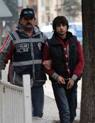 Yolcu otobüsünde bonzai ile yakalandılar