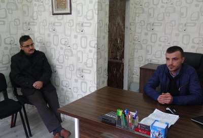 Kiraladıkları 2 otomobili teslim etmek için 3'er bin lira istediler