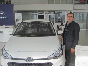 Gurbetçilerden 'sosyal medya muhabirine' otomobil
