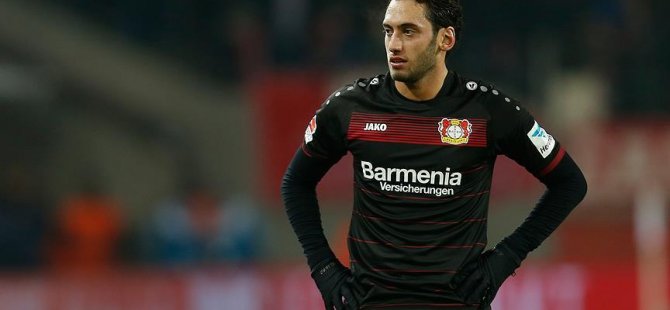 Hakan Çalhanoğlu'na futboldan men cezası