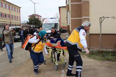 Sobadan zehirlenen anne ve 2 çocuğunu komşuları kurtardı
