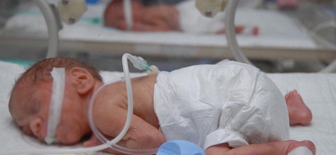 İkiz bebekler 'farklı yıllarda' dünyaya geldi