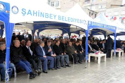 Gaziantep’te öğrenci yurdu ve taziye evinin açılışı yapıldı