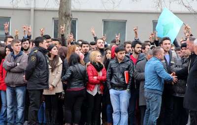 Üniversitedeki nevruz kutlamasında gerginlik