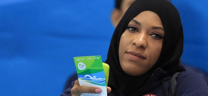 Başörtülü olimpiyat oyuncusu havalimanında alıkonuldu